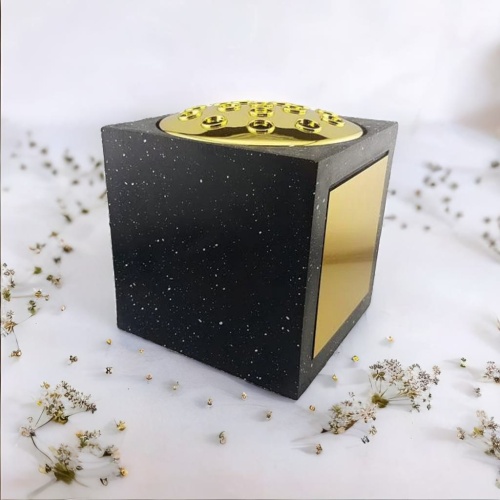 black_resin_stone_effect_rose_bowl_with_gold_engravable_plate_20250320_138209v2